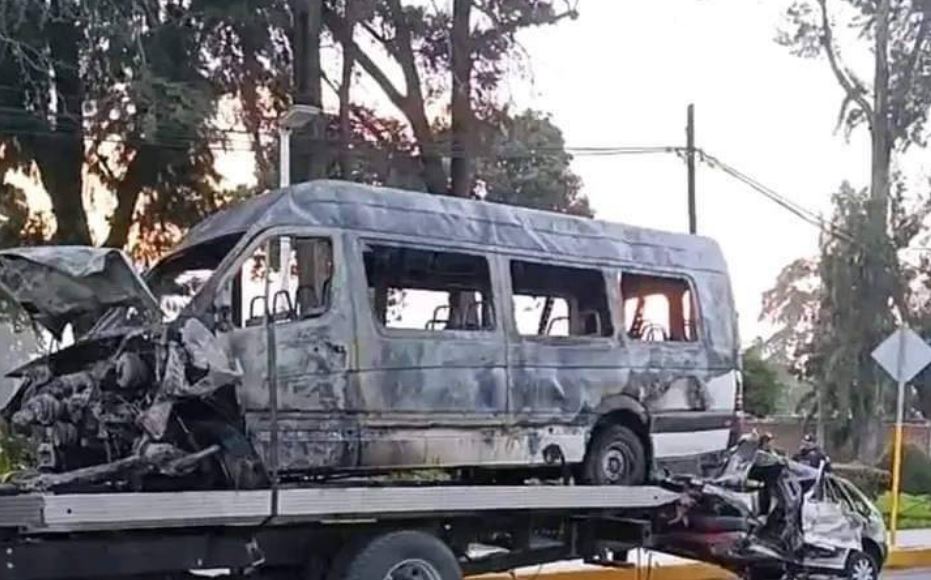 Por: Cortesía Impactante choque en carretera México-Cuautla deja dos vehículos calcinados