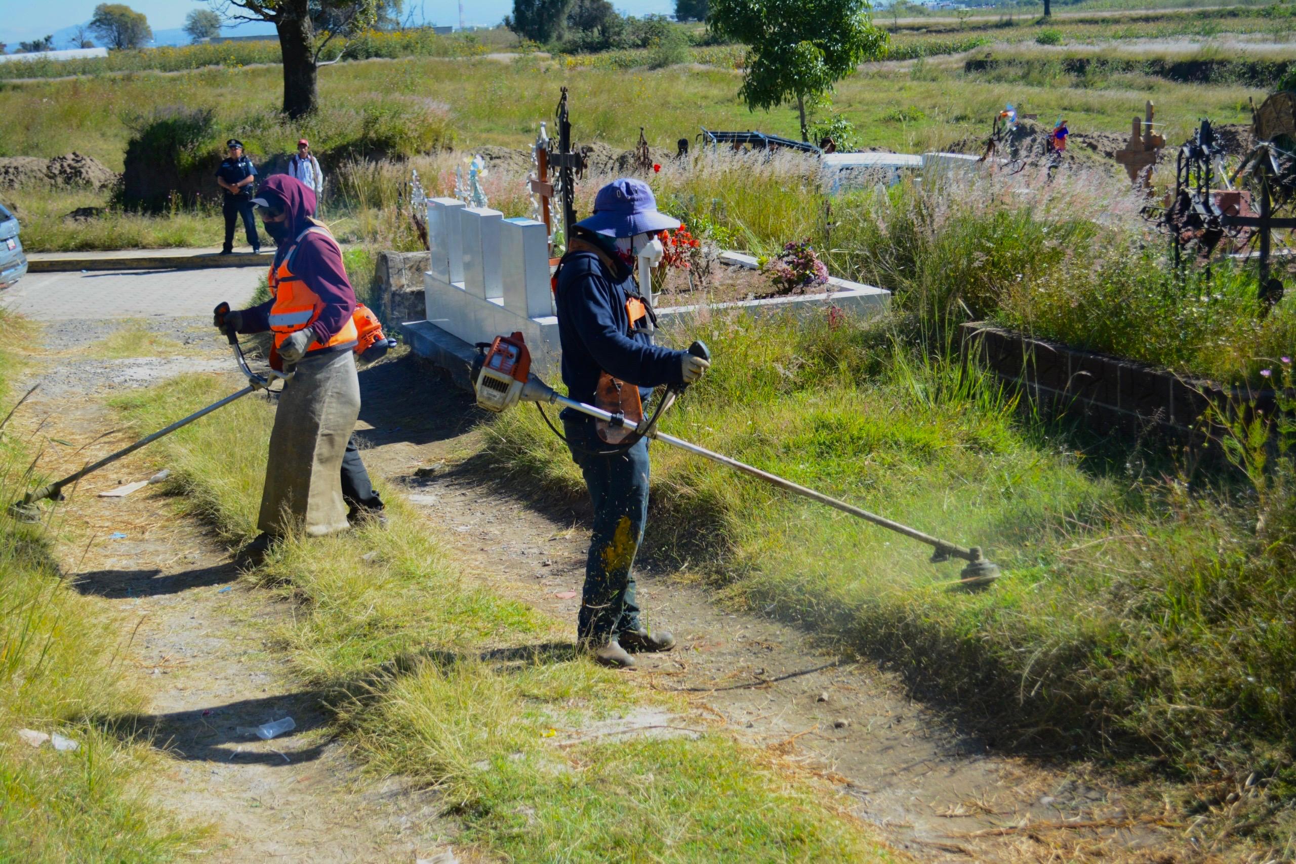 Comunicado oficial Inicia Armando Aguirre limpieza de panteones de Coronango