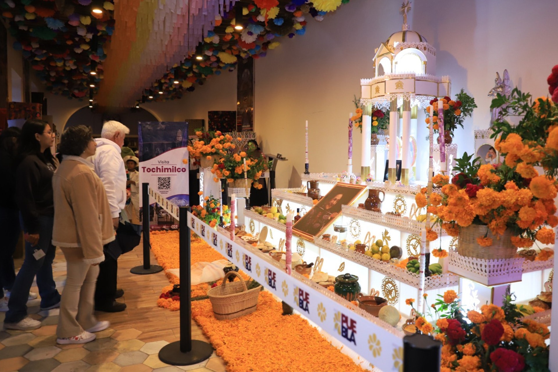Por: Cortesía Inauguran ofrenda monumental en Puebla para el Día de Muertos 2024