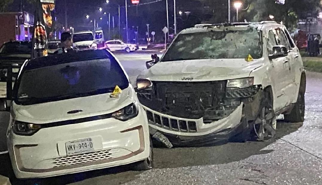 Por: Cortesía Camioneta blindada con placas de Puebla fue el blanco de una balacera en Sinaloa