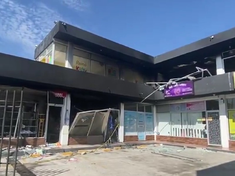 Por: Cortesía Lula Pineda Incendio en Plaza Floresta: Investigaciones en curso por la FGE