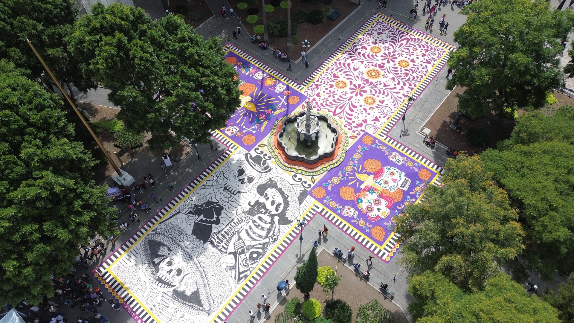 Por: Cortesía Puebla celebra sus tradiciones con el Tapete Monumental y el Camino al Mictlán