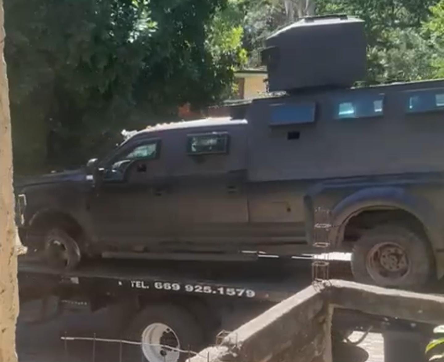 Ejército asegura camión monstruo en Cosalá, Sinaloa, durante operativos de seguridad