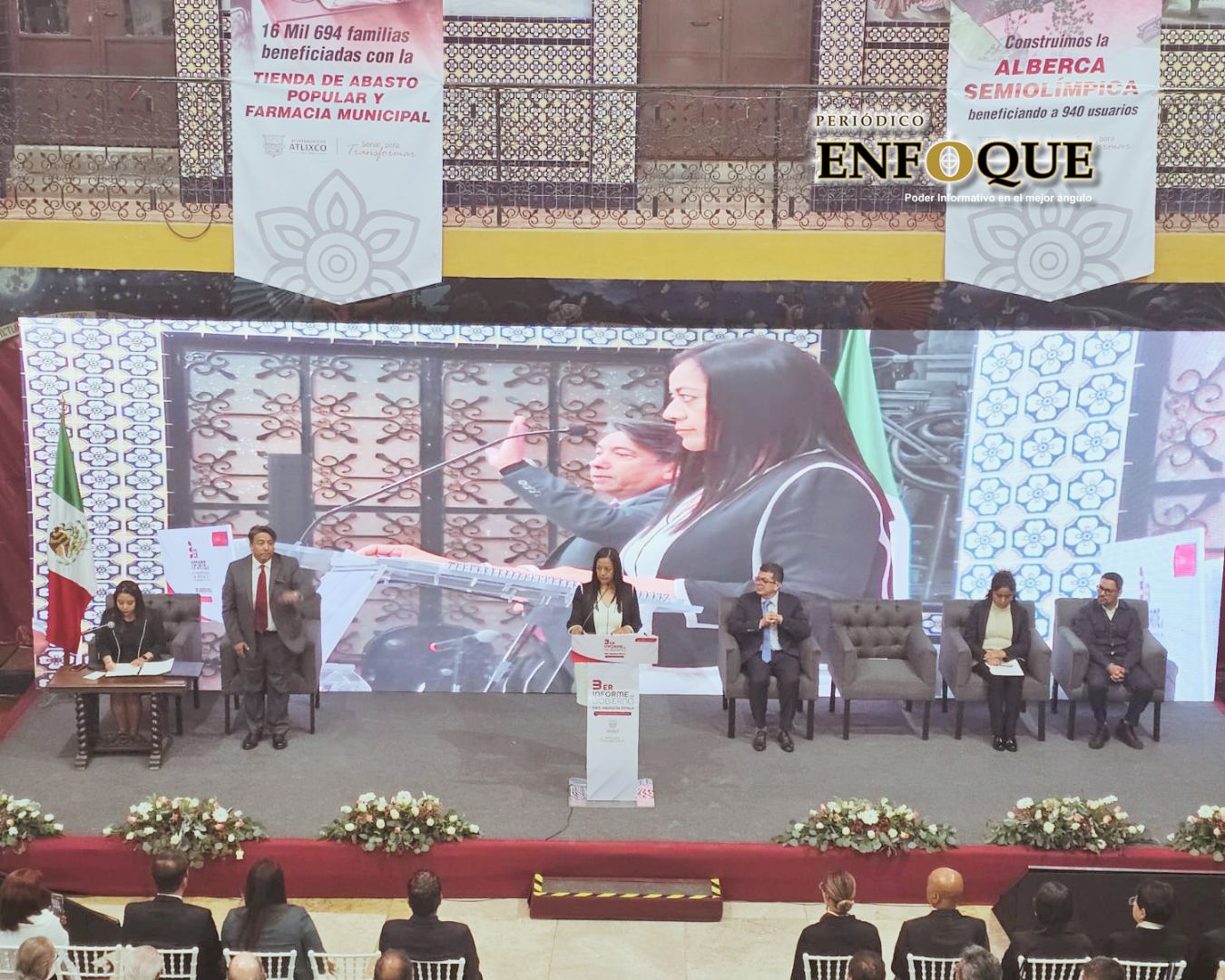 Por: Cortesía La presidenta municipal de Atlixco, Ariadna Ayala, presentó su 3er Informe de Labores, resaltando avances en seguridad, movilidad, turismo y apoyos sociales para el municipio.