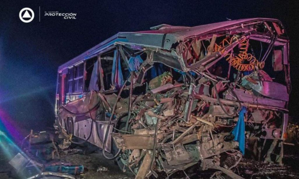 Por: Cortesía Aparatoso choque en Querétaro: 34 heridos y un fallecido en la carretera estatal 500