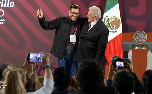 Por: Cortesía Julio Omar Gómez, el periodista del reloj de AMLO: ofertas millonarias y un recuerdo invaluable