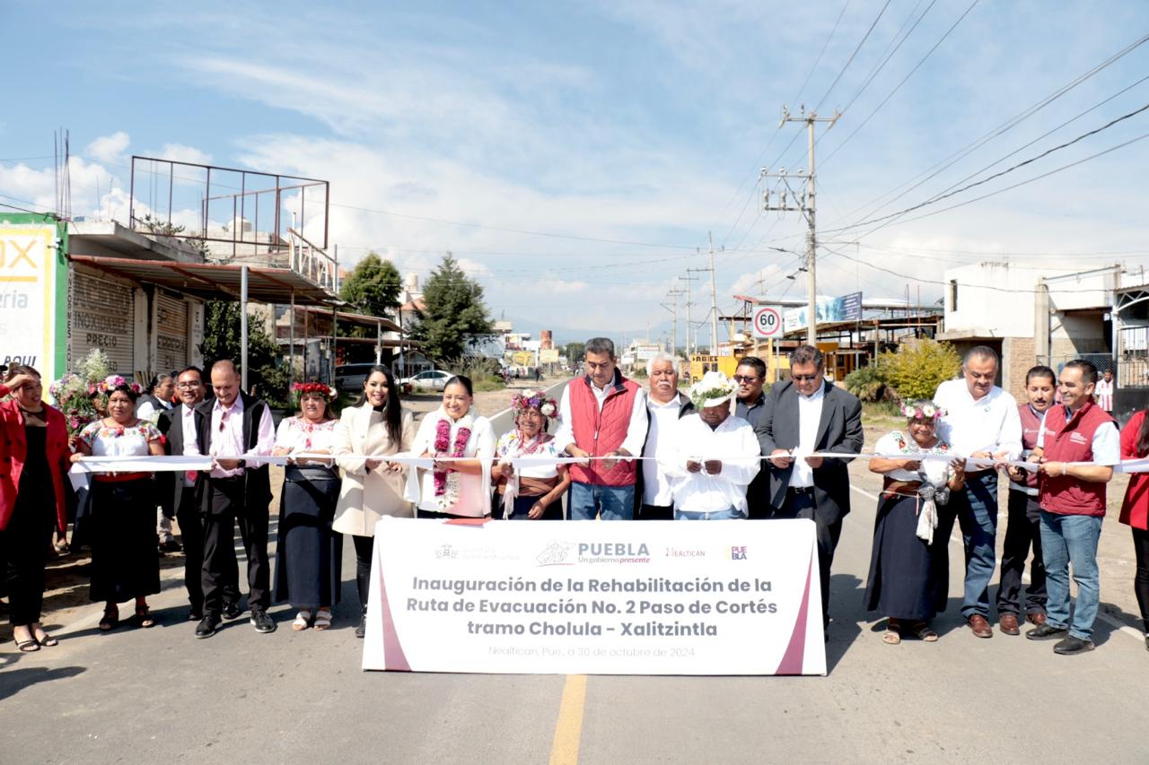 Por: Cortesía Lula Pineda Inauguración de rehabilitación de rutas de evacuación en San Pedro Cholula