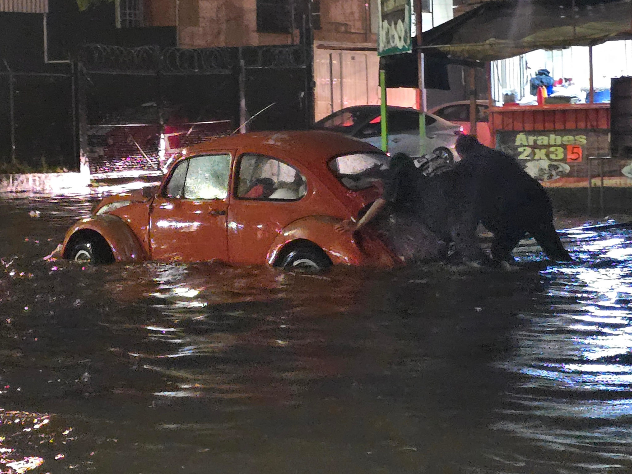 Por: Cortesía Intensas lluvias causan severas inundaciones en varios puntos de Puebla