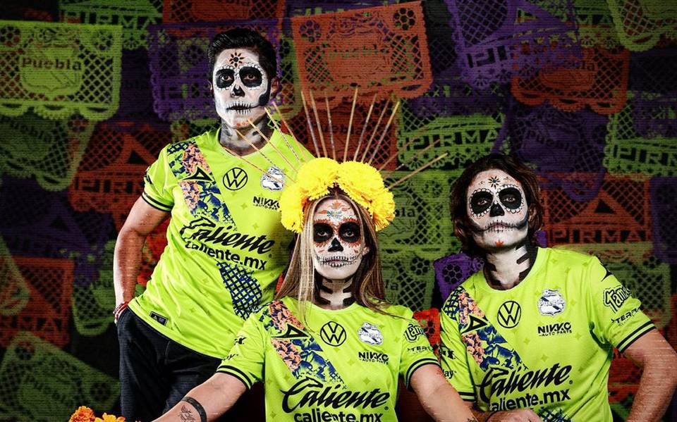 Por: Cortesía El Club Puebla rinde homenaje al Día de Muertos con un uniforme especial