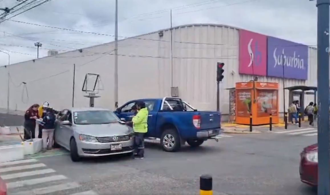 Por: Cortesía Accidente en Suburbia de Reforma: un lesionado y caos en la circulación