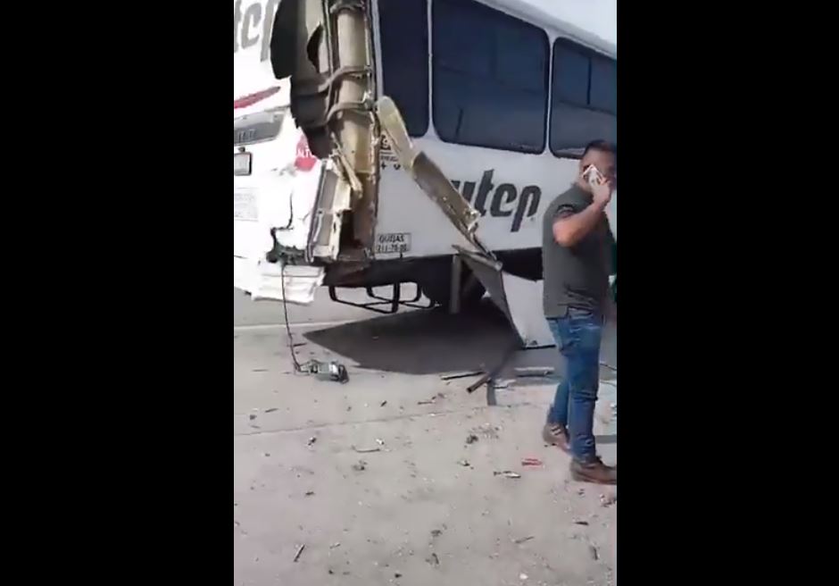 Por: Cortesía Accidente en carretera 57: camión choca con transporte de personal