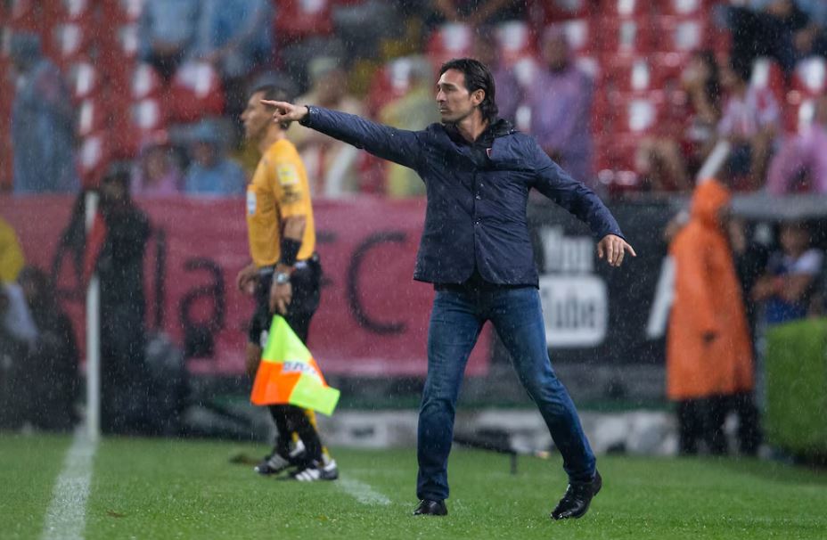 Por: Cortesía ¿Fernando Gago se va de Chivas? Gerardo Espinoza podría reemplazarlo
