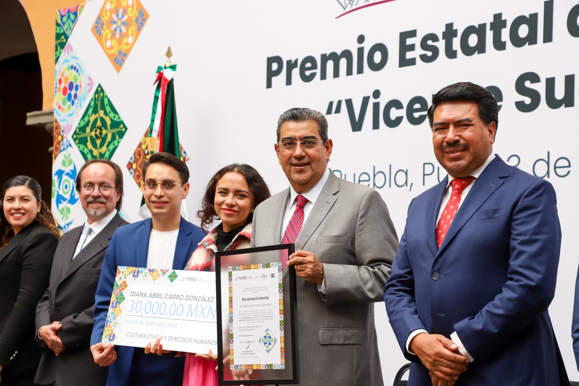 Por: Cortesía Gobierno de Puebla premia a jóvenes destacados en el Premio Estatal de la Juventud 2024