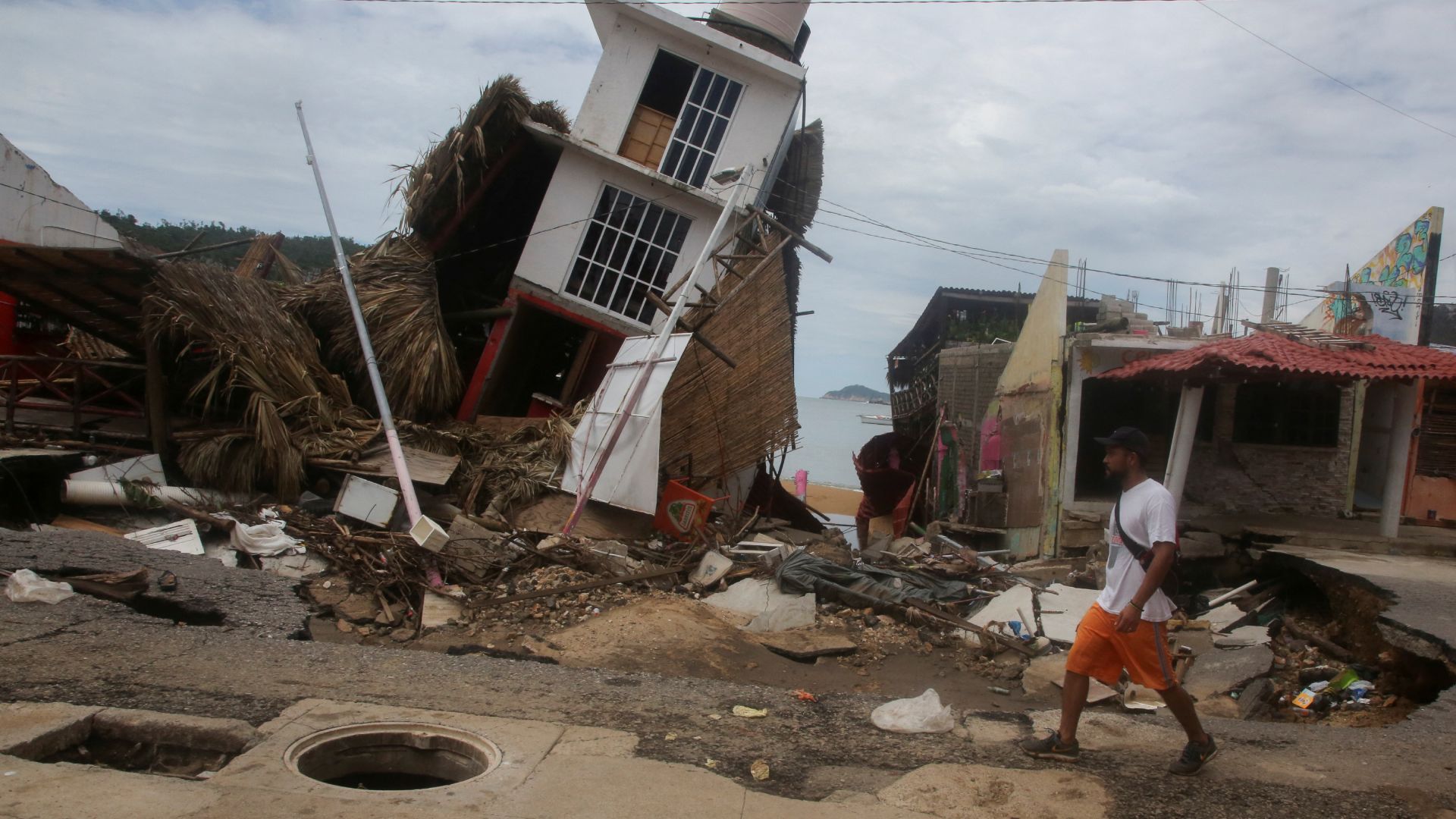 Por: Cortesía Gobierno de México destina recursos para la reconstrucción de Acapulco tras el huracán John