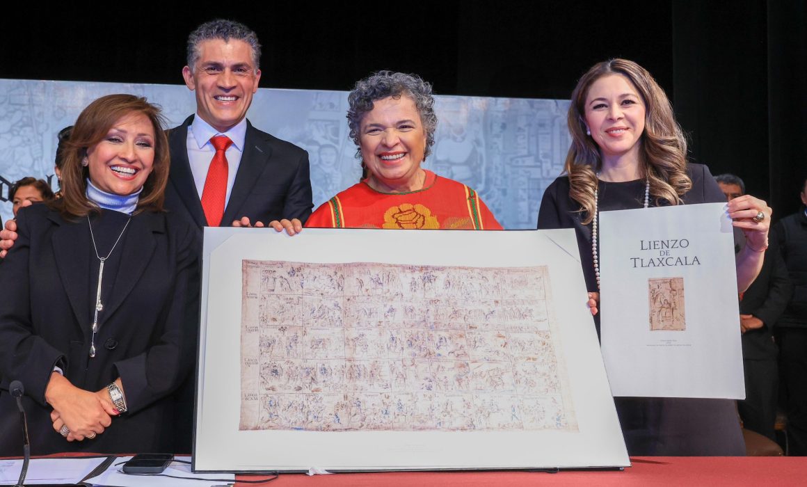 Lorena Cuéllar honra a Beatriz Paredes en el 499 aniversario de Tlaxcala