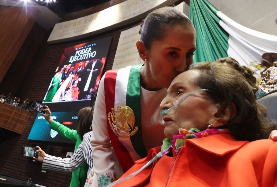 Por: Cortesía Claudia Sheinbaum asiste al velorio de Ifigenia Martínez y destaca su legado en la política mexicana