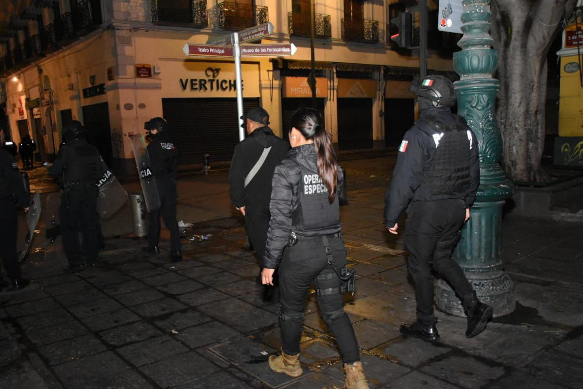 Por: Cortesía Ayuntamiento de Puebla refuerza operativo en el Centro Histórico para inhibir el comercio informal