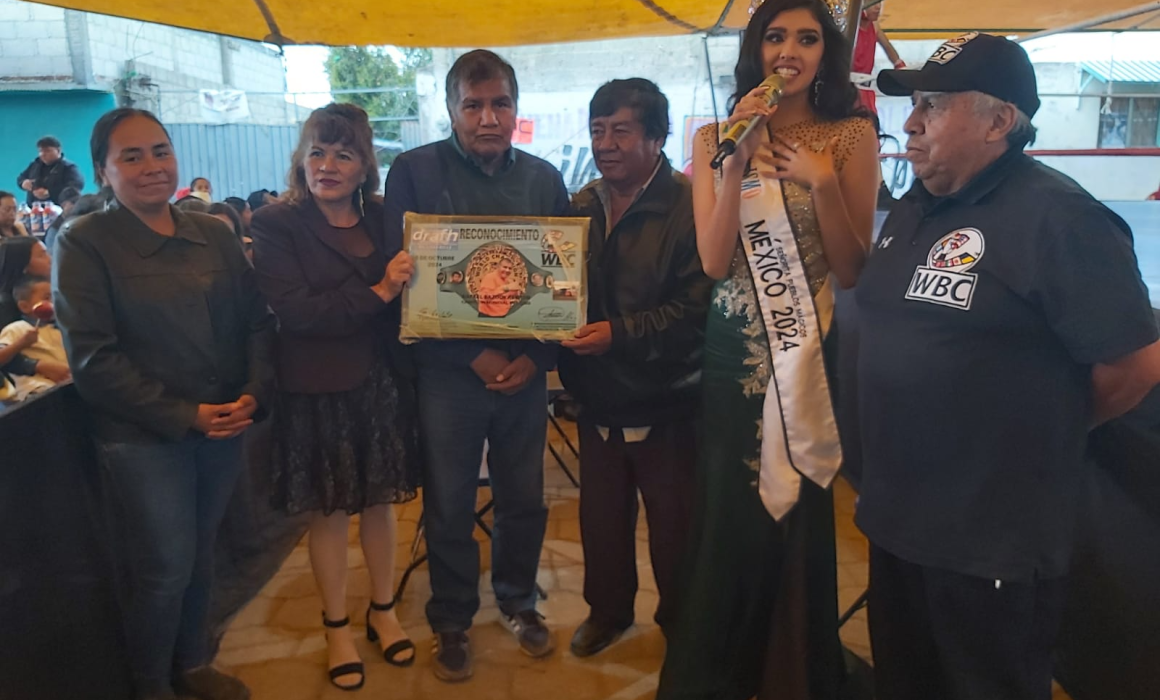 Por: Cortesía ¡Celebran a Rafael "Bazooka" Limón! Reconocimiento a un ícono del boxeo en Tlaxco