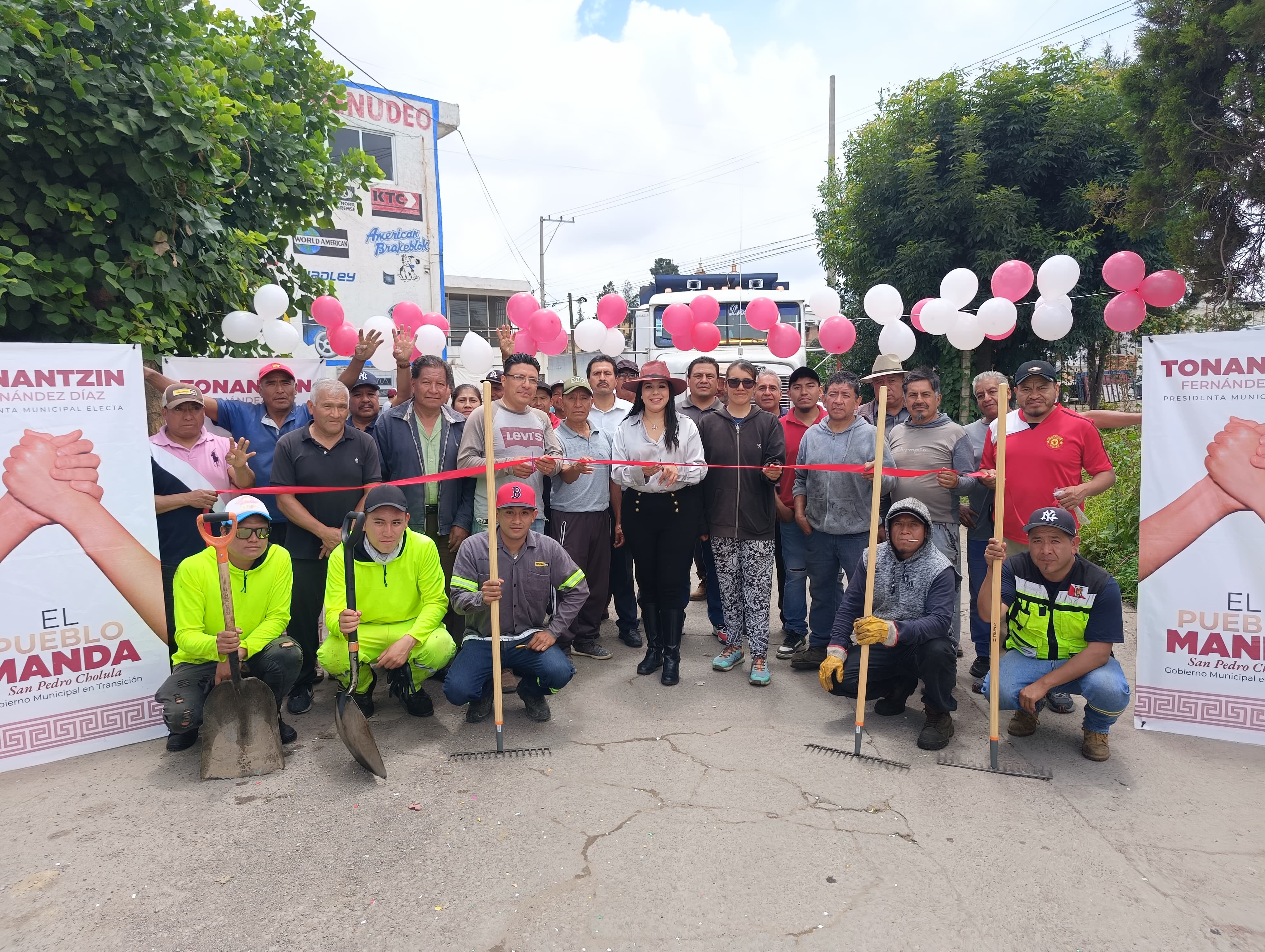 Por: Cortesía Lula Pineda Tonantzin Fernández apoya a cholultecas de San Diego Cuachayotla para carrera ciclista internacional