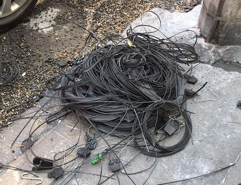 Supervisan y retiran más de un millón de metros de cable en desuso en Puebla