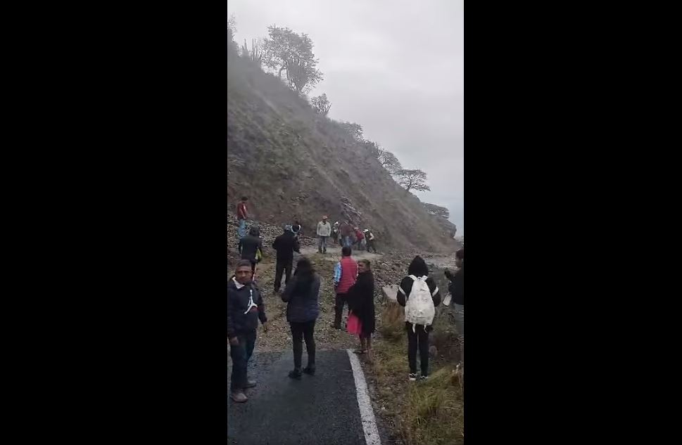Por: Cortesía Tormenta tropical John deja incomunicada a la Sierra Negra por deslizamientos