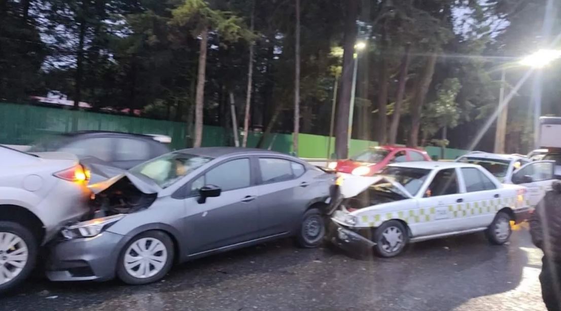 Por: Cortesía Fuerte carambola en Paseo Tollocan, Toluca, deja caos vial y heridos