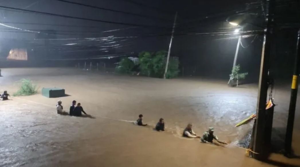 Por: Cortesía Huracán John: intensificación y alertas para Guerrero y Michoacán