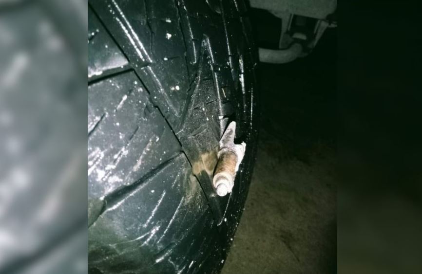 Por: Cortesía Automovilistas denuncian poncha llantas en la México-Puebla y exigen seguridad