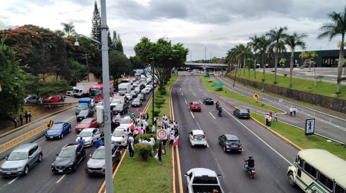 Por: Cortesía Protesta del Poder Judicial Federal bloquea carretera Xalapa-Veracruz