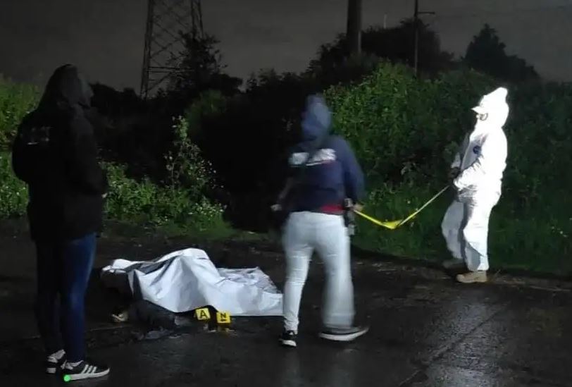 Por: Cortesía Hallan cadáver con mensaje en la autopista México-Puebla; autoridades investigan