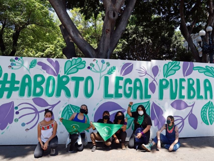 Por: Cortesía Feministas celebran despenalización del aborto en Puebla y exigen reformas
