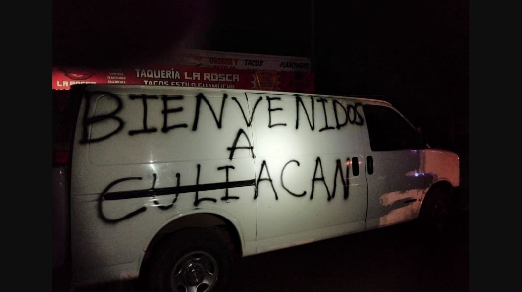 Por: Cortesía Hallan cinco cuerpos en camioneta en Culiacán con mensaje inquietante
