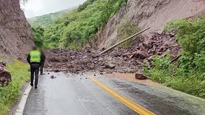 Por: Cortesía Manuel Añorve Baños urge rehabilitación de carreteras en Guerrero