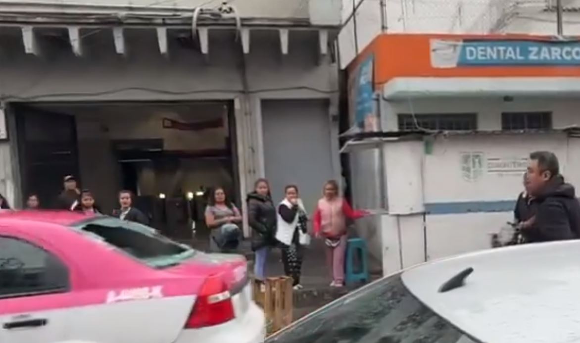 Por: Cortesía Pelea entre automovilista y taxista en CDMX termina en caos vehicular