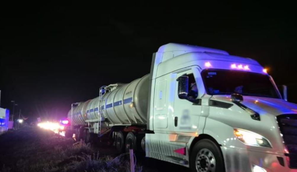 Por: Cortesía Guardia Nacional detiene tractocamión con 60 mil litros de gasolina robada