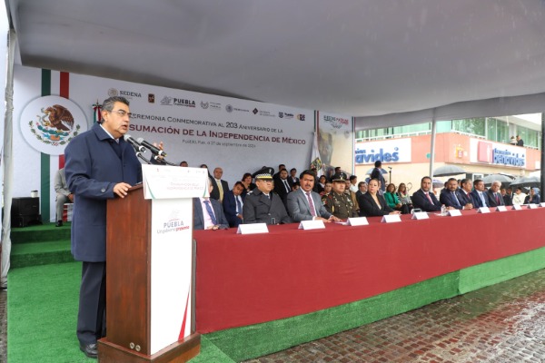 Por: Cortesía Gobernador pide que el Club Puebla se convierta en un equipo ganador