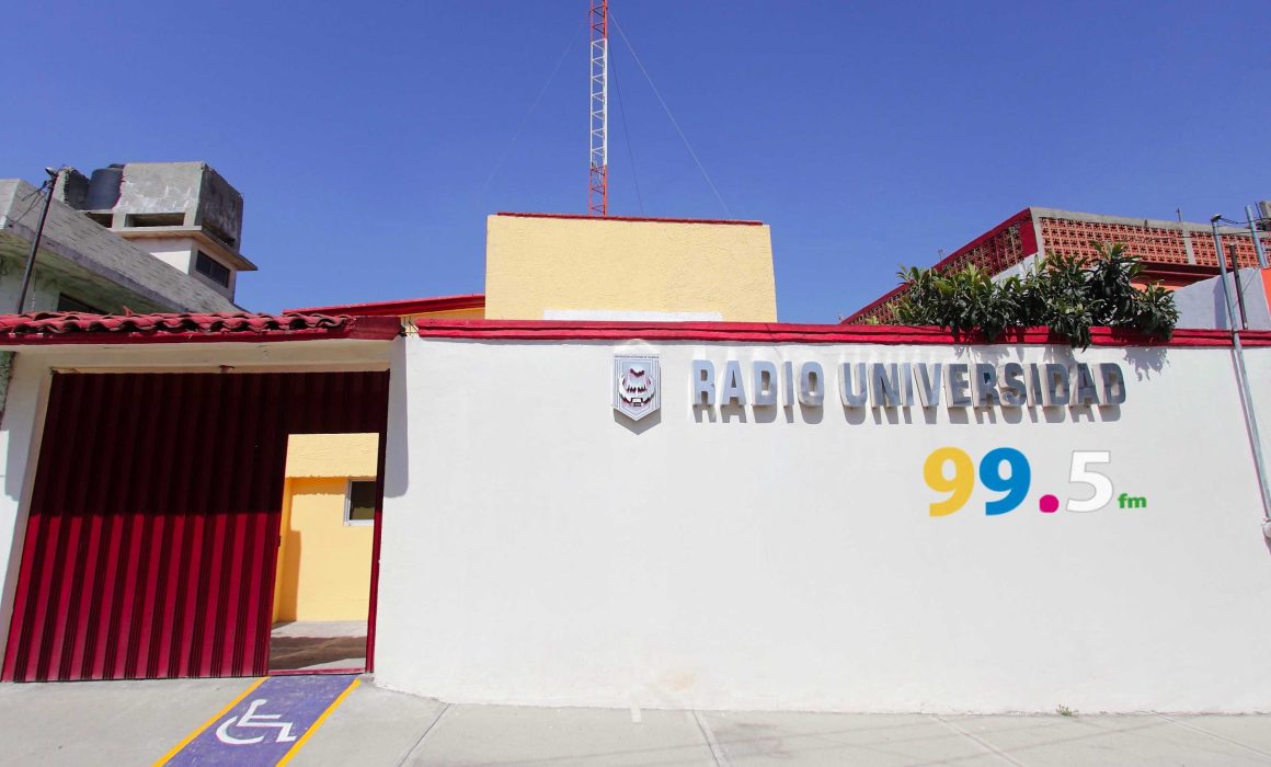 Por: Cortesía UATX reconoce apoyo de Lorena Cuéllar para nueva concesión de radio