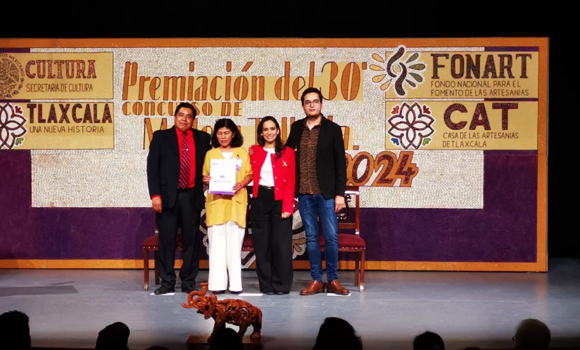 Premian a ganadores del 30 Concurso estatal de madera tallada 2024