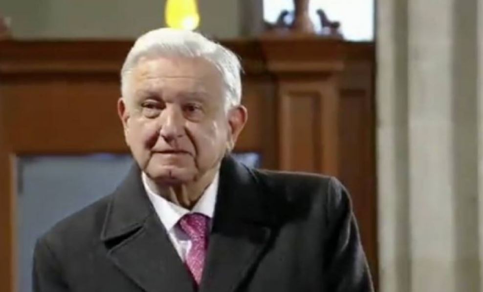 Por: Cortesía AMLO se conmueve en su última mañanera al escuchar "La Paloma"
