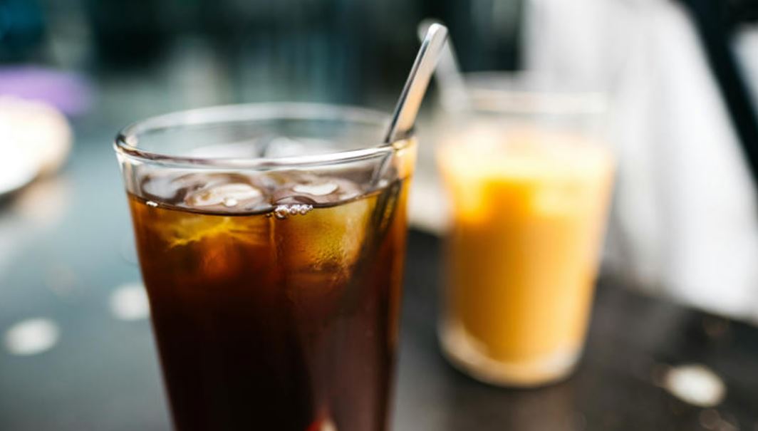 Por: Cortesía "Descubre los peligros del refresco: Impacto en la salud y consumo en México"