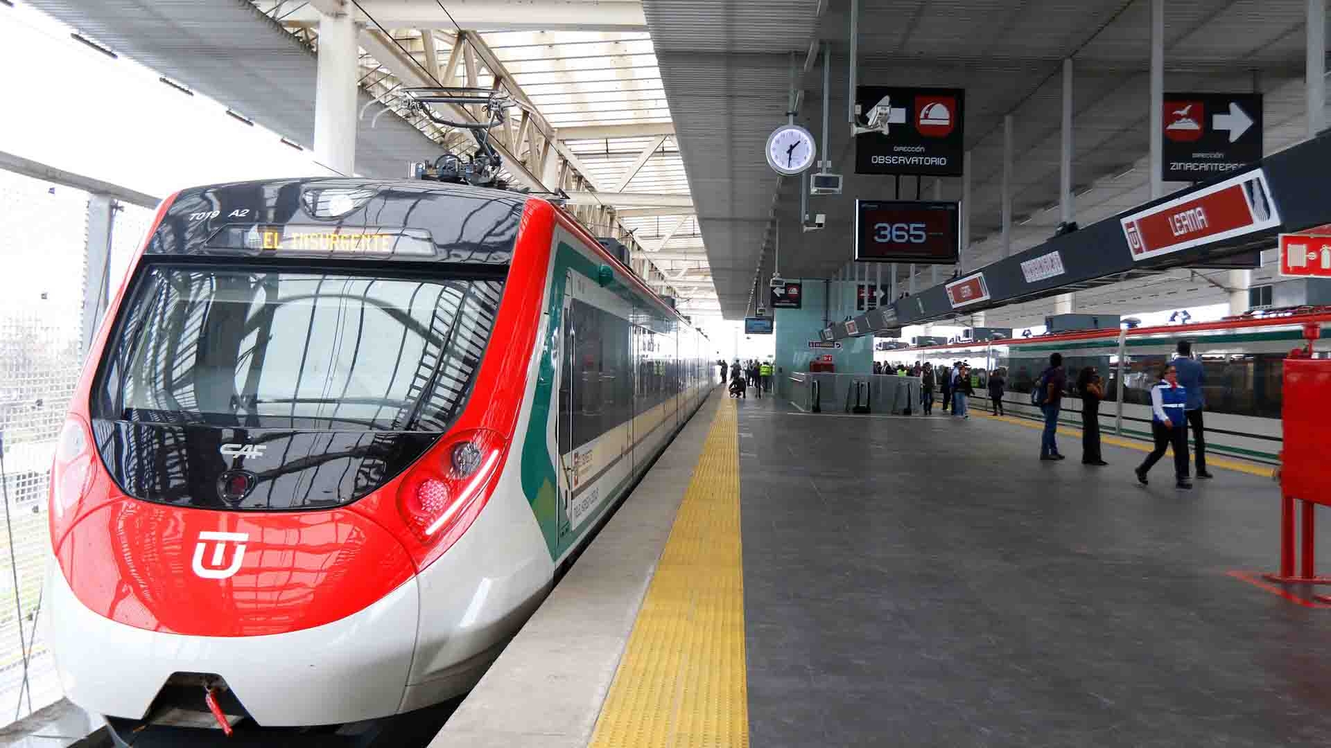 Por: Cortesía Tren interurbano México - Toluca inicia operaciones con gran afluencia: ¡6,724 pasajeros en su primer día!