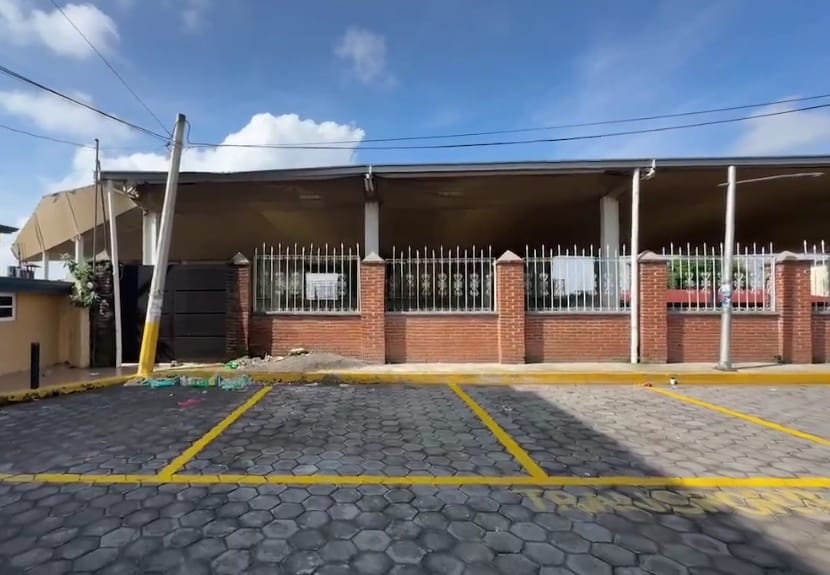 Por: Cortesía Lula Pineda Escuela primaria "Ignacio Zaragoza" en Cuautlancingo suspende clases al sufrir robo de equipo tecnológico y escolar