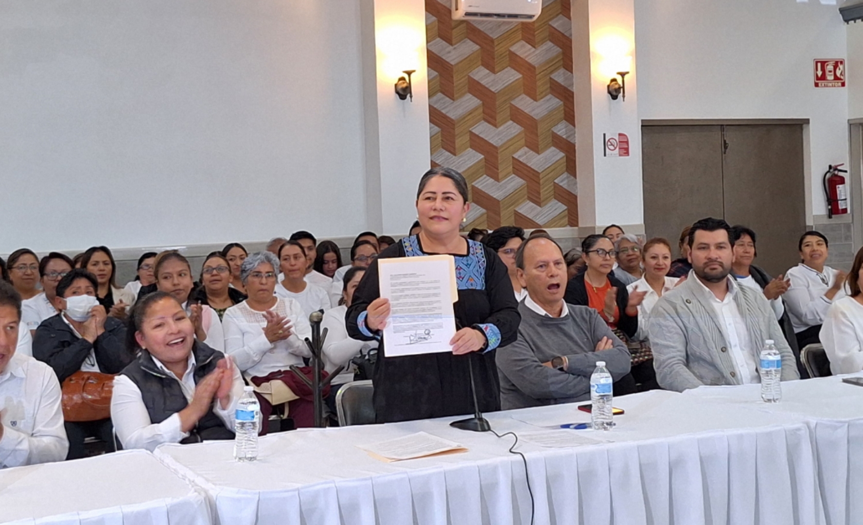 Señala Blanca Águila a Alito Moreno por violencia política y renuncia al PRI