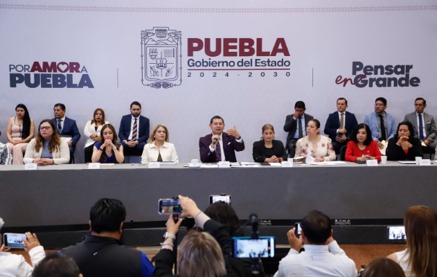 Foto: Cortesía Gobierno de Puebla pide que Grupo México done dos hectáreas para construir viviendas de policías