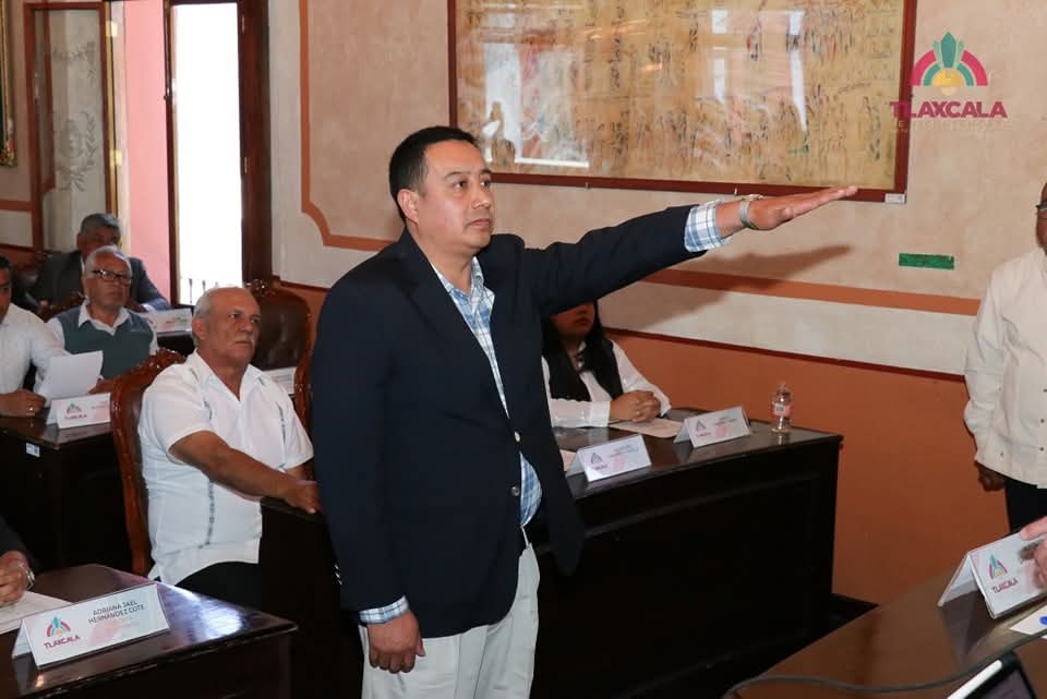 Designa Ayuntamiento a Regidor, reemplazará a Alejandro N., acusado de violencia