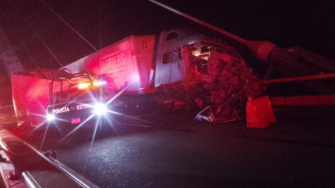Foto: Cortesía Accidente en autopista Mazatlán-Durango deja 3 policías sin vida