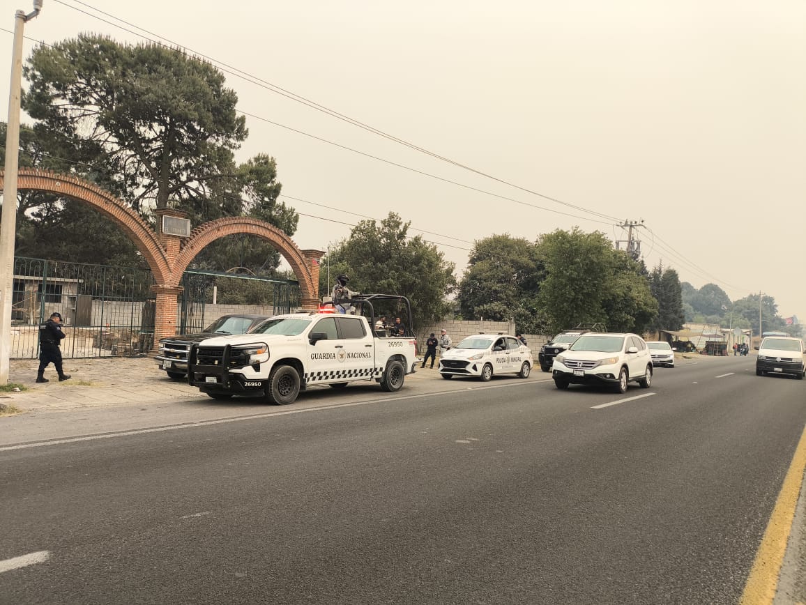 Comando armado asalta a trabajadores de construcción en Acuamanala; les roban vehículos y pertenencias
