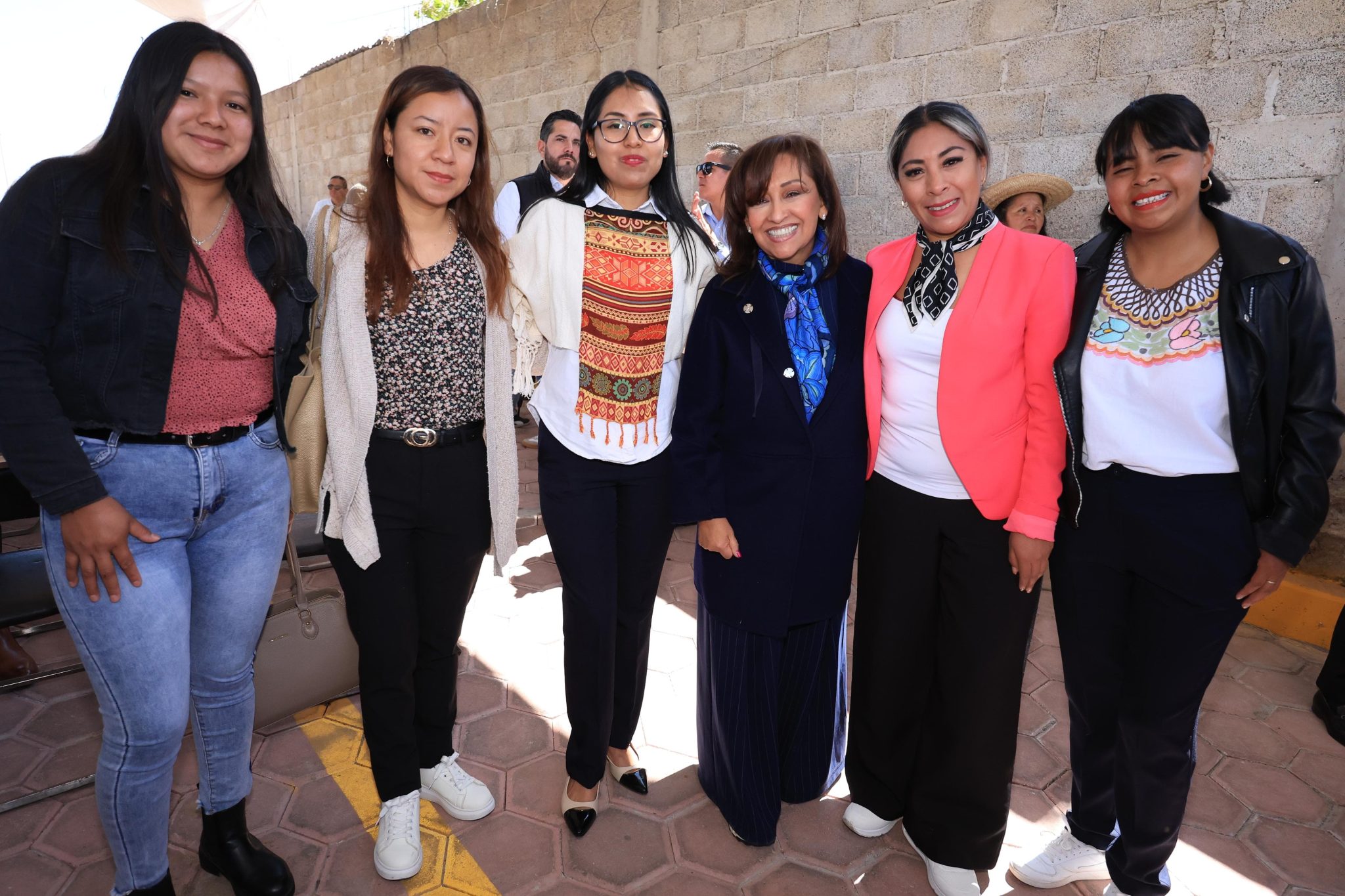 Mejoran calle Niños Héroes en Tetlanohcan con obra de pavimentación