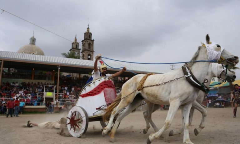 Reviven el Circo Romano y pasión de Cristo en Santa Cruz Aquiahuac
