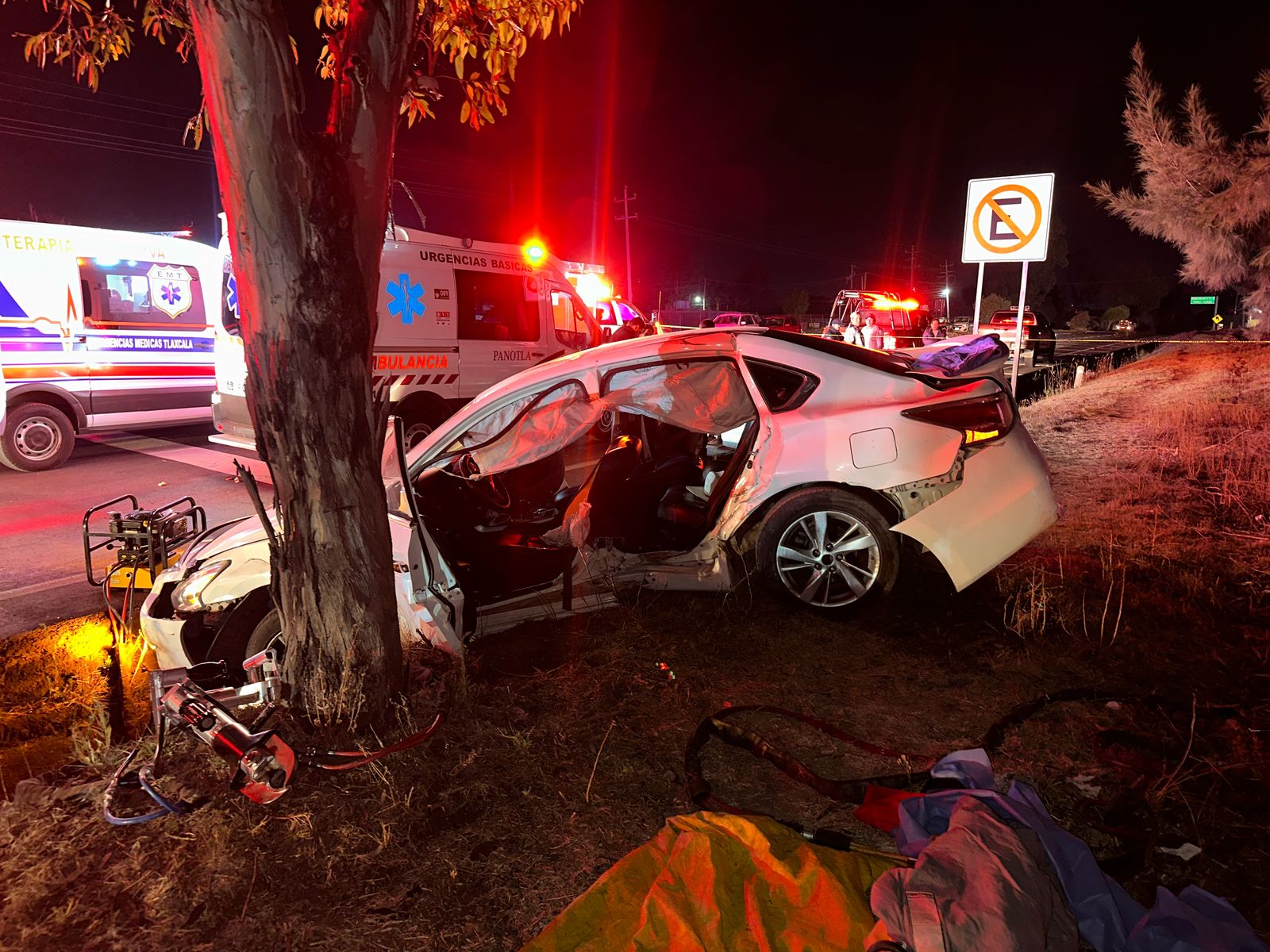 Foto: Cortesía Fuerte choque en la autopista Texmelucan-Tlaxcala deja siete lesionados; una persona quedó prensada